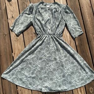 Vintage dress green paisley print